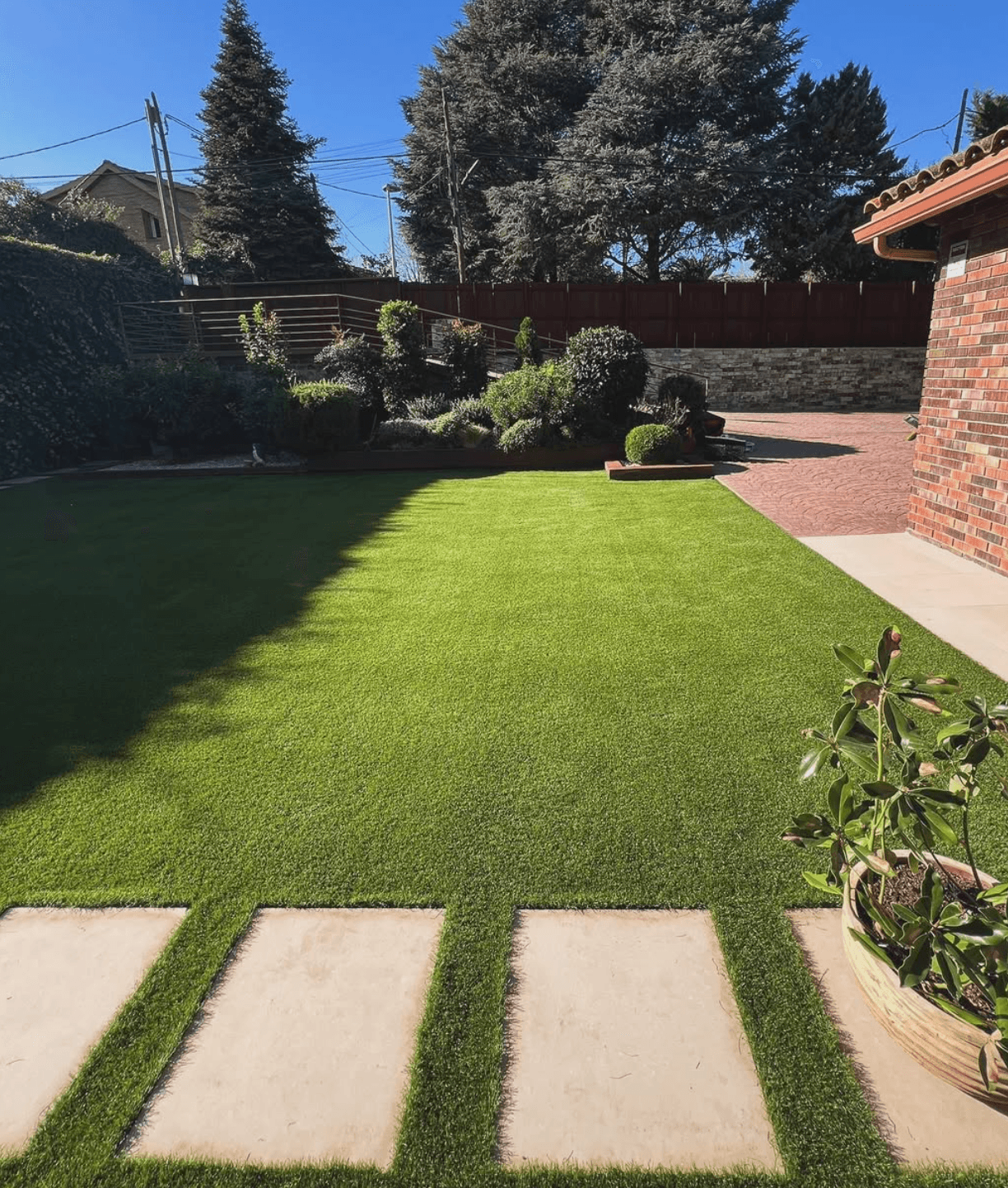 backyard-turf-pavers