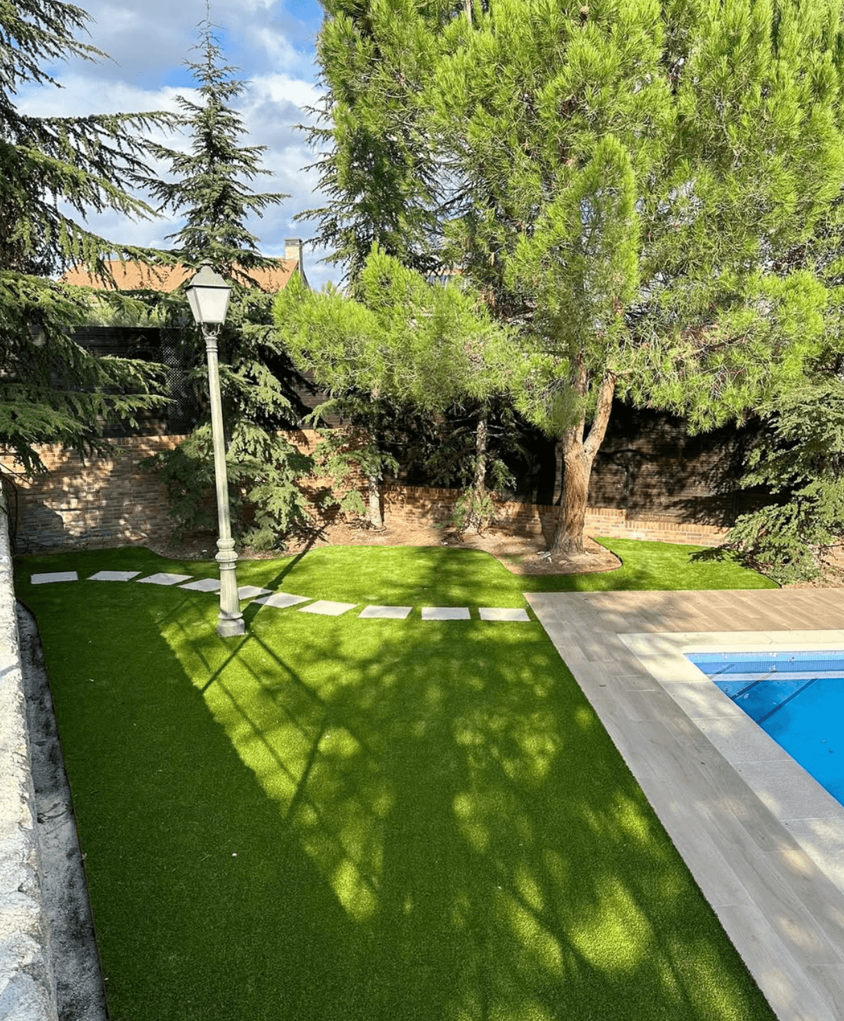 backyard-pool-garden